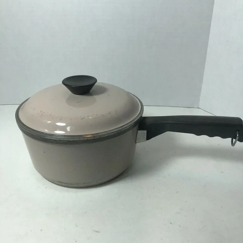 Club Sauce Pot Cookware Light Pink 2 Qt with Lid MCM F1